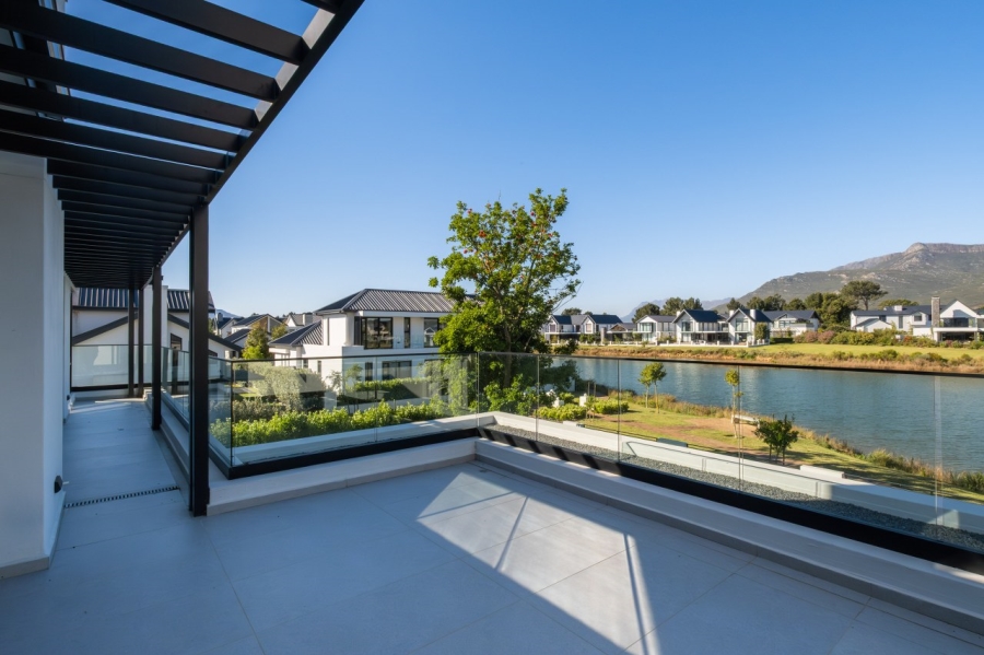 4 Bedroom Property for Sale in Val De Vie Estate Western Cape